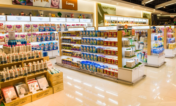 邻里生活双支柱 日用品商店与食品店的共生之道